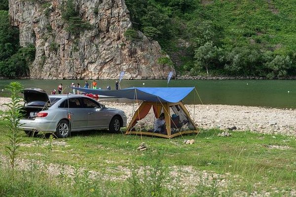 Pourquoi s'y prendre au plus tôt pour dénicher le parfait camping en bord de rivière proche de la nature ?