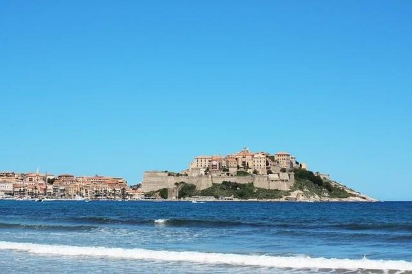 Où passer des vacances réussies en camping à Calvi ?