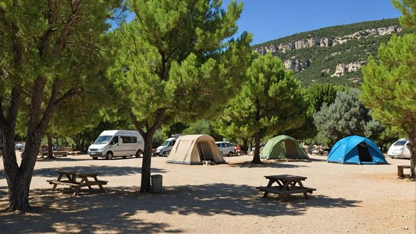 Vacances nature au lavandou : entre plages et sentiers